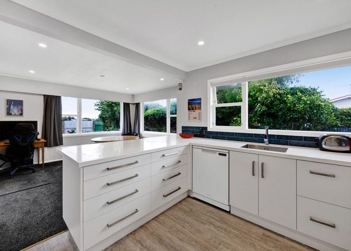  at 41 Camberwell Road, Hawera