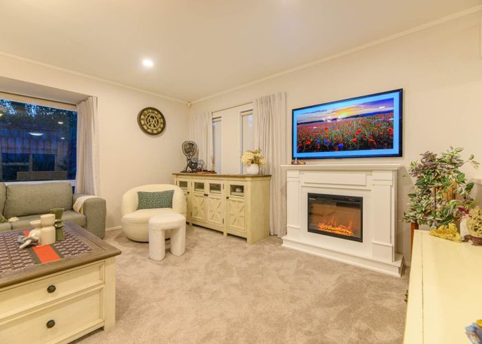  at 1/52 Simmental Crescent, Somerville, Manukau