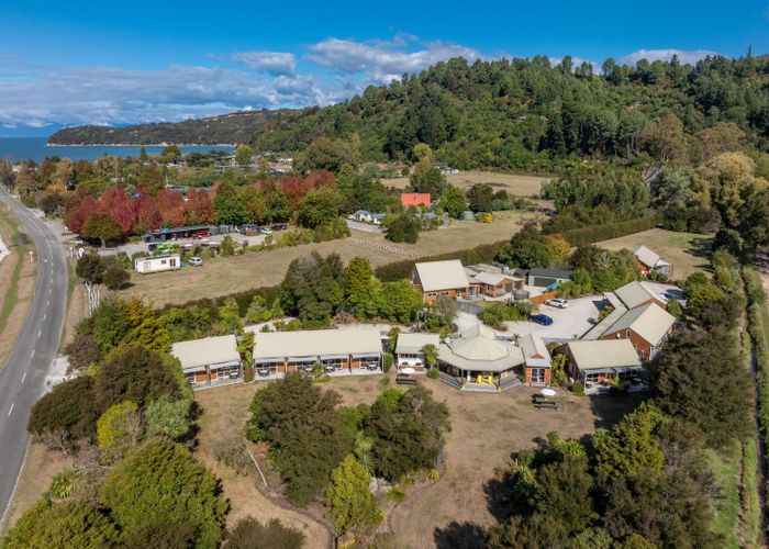  at Abel Tasman Lodge, Marahau, Tasman, Nelson / Tasman