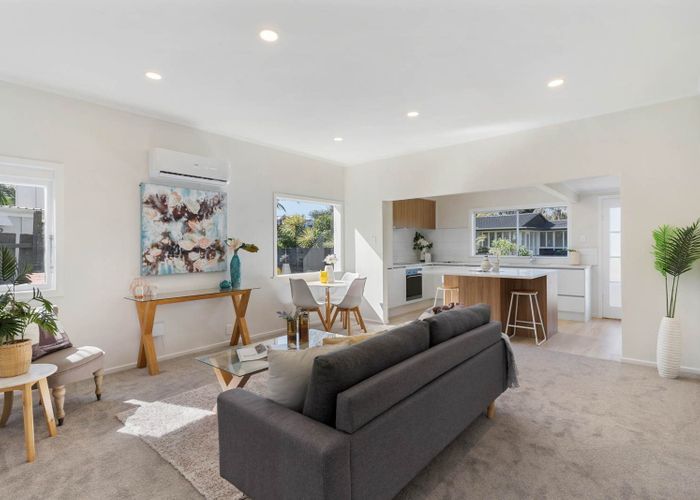  at 1/6 Nile Road, Milford, Auckland