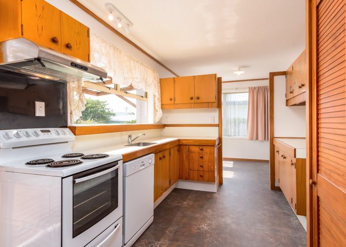  at 24 Dalesford Street, Silverdale, Hamilton, Waikato