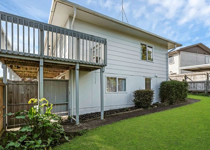  at 2/52 Cherry Road, Bucklands Beach, Auckland