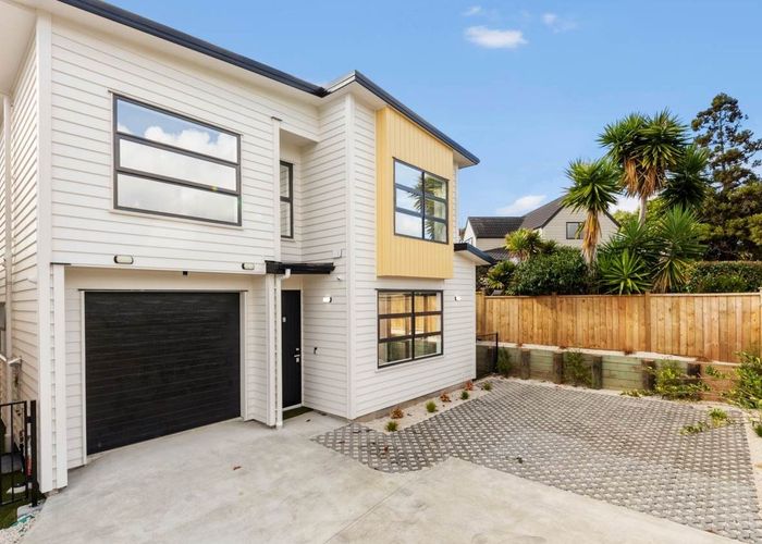  at 44E Godley Road, Green Bay, Auckland