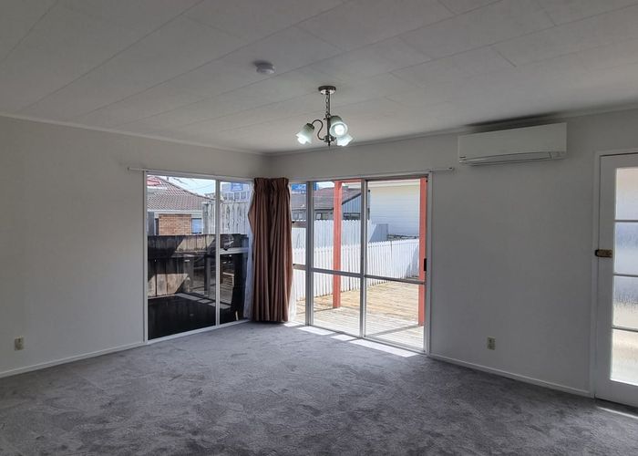  at 11 Tyndrum Place, Highland Park, Manukau City, Auckland