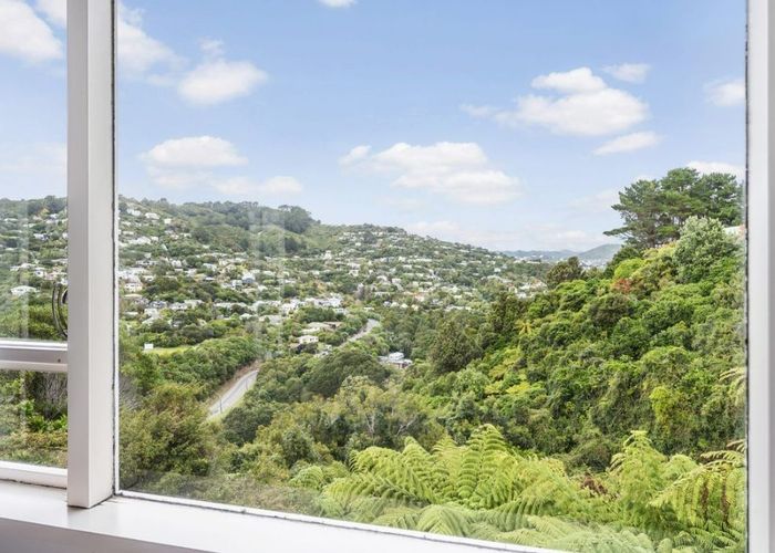  at 4 Chancellor Way, Crofton Downs, Wellington