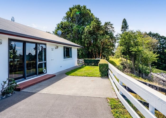  at 90 Ridgewood Drive, Ridgewood, New Plymouth