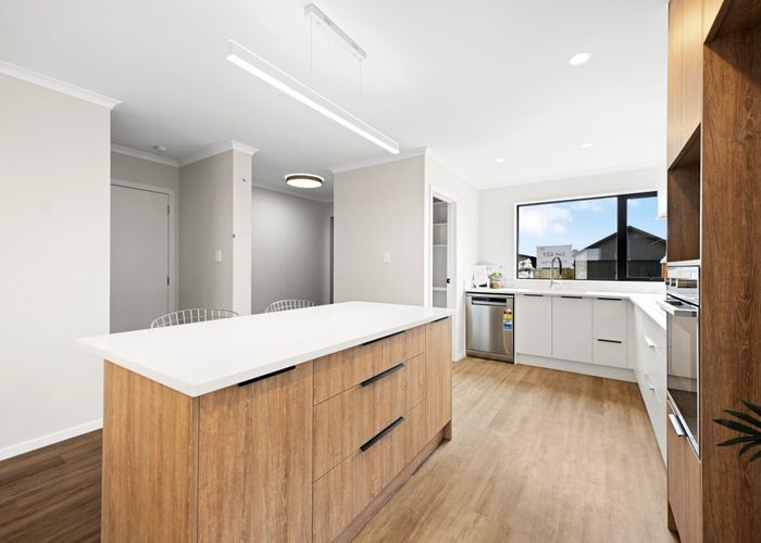  at 8 Gaylard Avenue, Chartwell, Hamilton