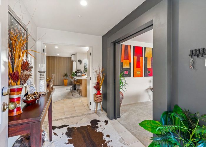  at 8 Toledo Avenue, Henderson, Waitakere City, Auckland
