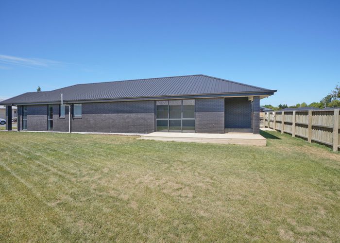  at 18 Foster Place, Mount Pisa