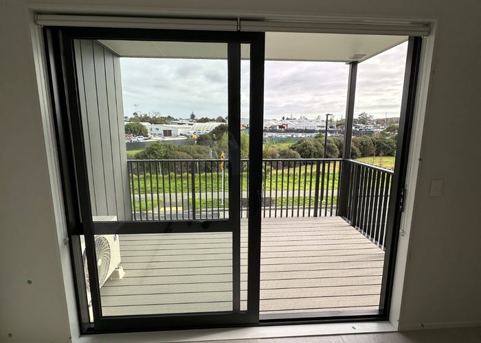  at 13/18 Paraone Crescent, Takanini, Papakura, Auckland