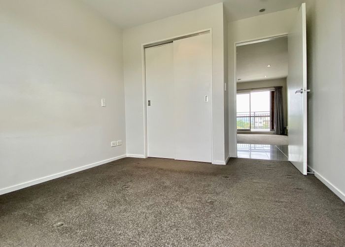  at 9D/71 Spencer Road, Oteha, Auckland