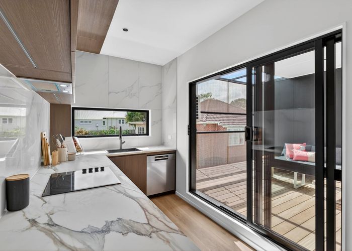  at 4/65 Smale Street, Point Chevalier, Auckland City, Auckland