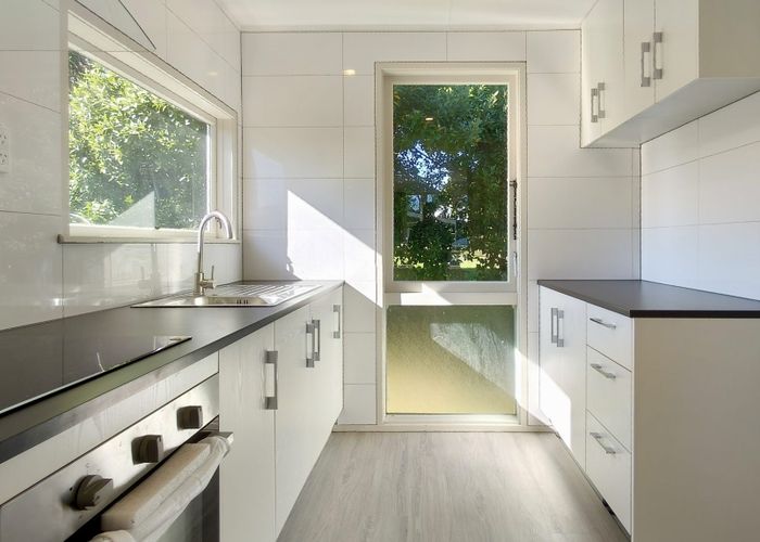  at 5 Barnfield Place, Glendene, Auckland