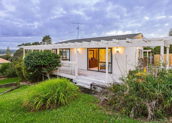  at 107 Pah Road, Cockle Bay, Auckland