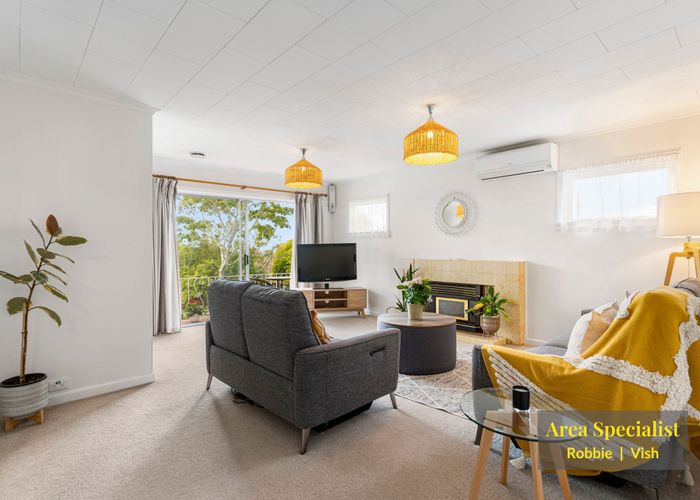  at 3 Eastglen Road, Glen Eden, Auckland