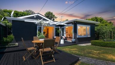  at 24 Pembroke Road, Northland, Wellington