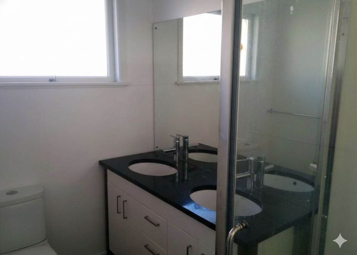  at 1/165 Wellington Street, Howick, Manukau City, Auckland