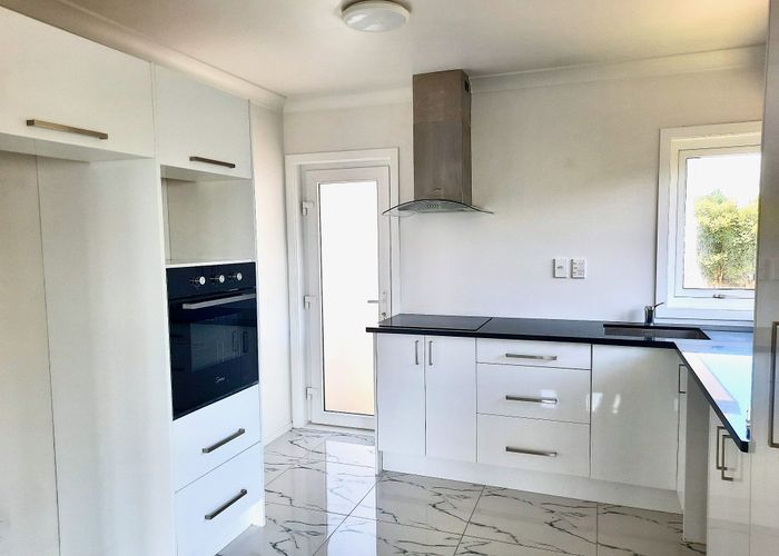  at 3/10a Walter, Hauraki, North Shore City, Auckland