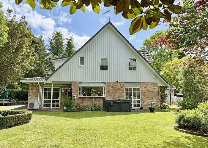  at 35 Ravenstone Place, Chatswood, North Shore City, Auckland