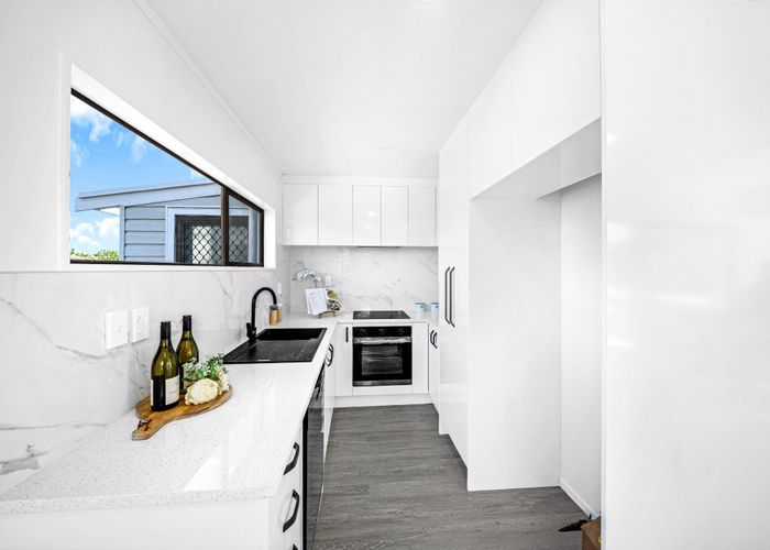  at 2/18 Elizabeth Avenue, Papatoetoe, Manukau City, Auckland