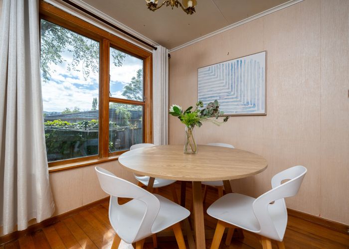  at 6 Young Grove, Stokes Valley, Lower Hutt, Wellington