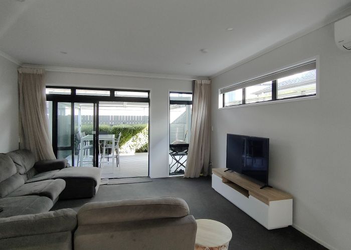  at 4 Nohoanga Road, Karaka, Franklin, Auckland