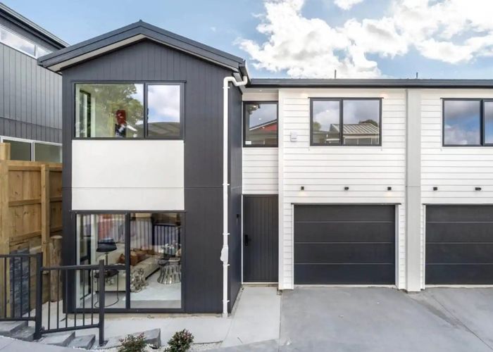  at 7B,C&D Maroubra Place, Botany Downs, Manukau City, Auckland