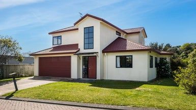  at 2 Cromarty Place, Papakowhai, Porirua