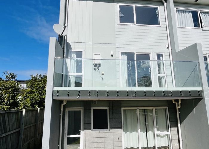  at 9 Meritage Lane, Te Atatu South, Waitakere City, Auckland