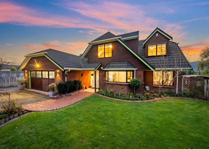  at 2/21 Marlborough Street, Silverstream, Upper Hutt