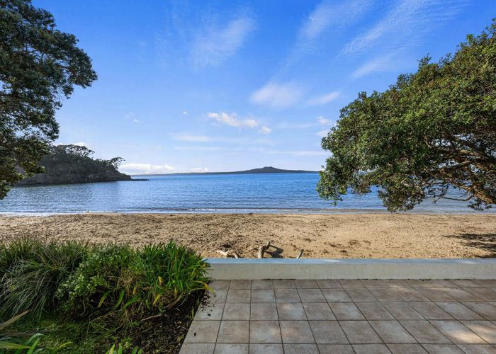  at 1/9 The Esplanade, Castor Bay, Auckland