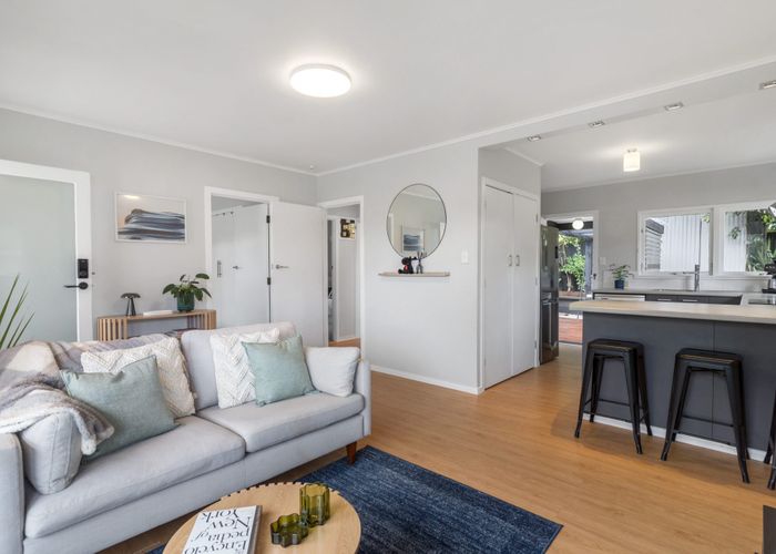  at 2/11 Lenihan Street, Northcote, North Shore City, Auckland