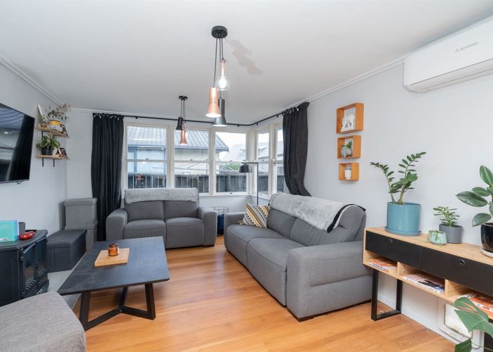  at 11 Willis Street, Bader, Hamilton