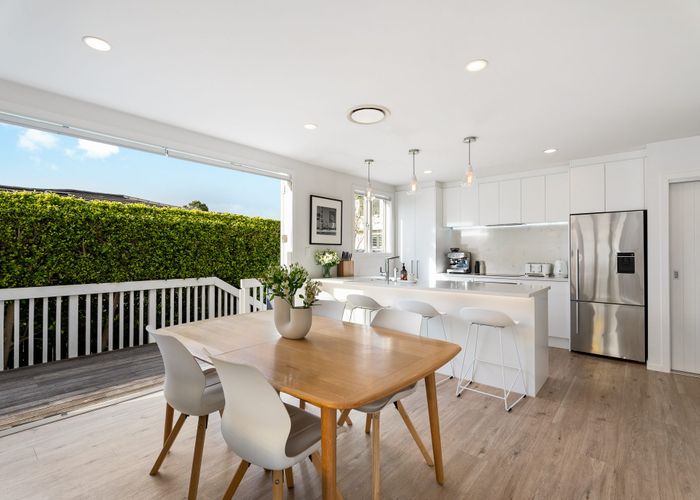  at 43 Kiwi Road, Point Chevalier, Auckland City, Auckland