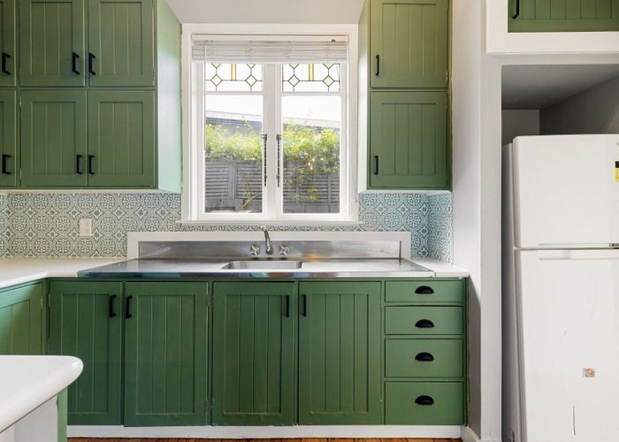  at 117 Forest Lake Road, Forest Lake, Hamilton, Waikato