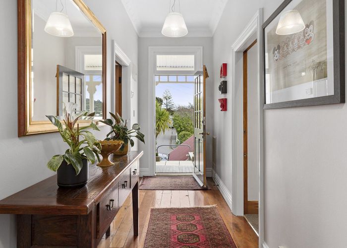  at 16 Farm Road, Northland, Wellington