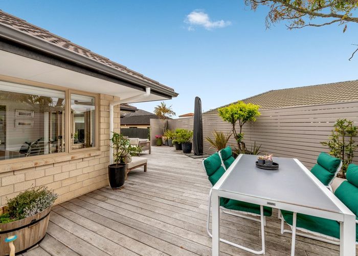  at 8 Glastry Close, East Tamaki Heights, Auckland