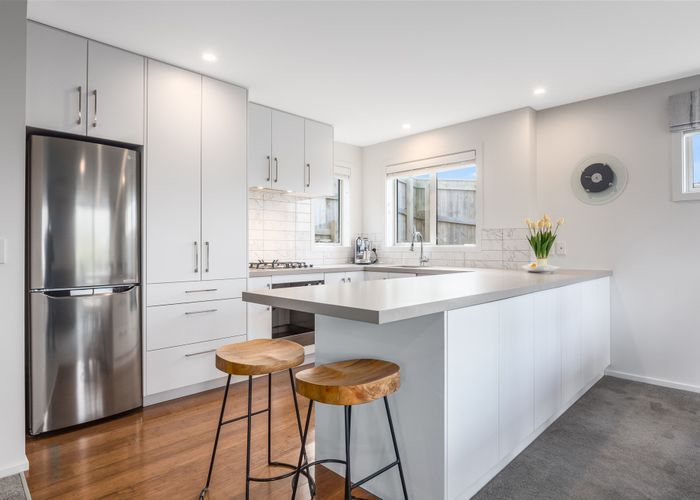  at 2 Tongariro Drive, Aotea, Porirua