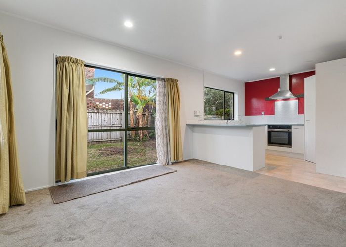  at 1/150 Rosebank Road, Avondale, Auckland