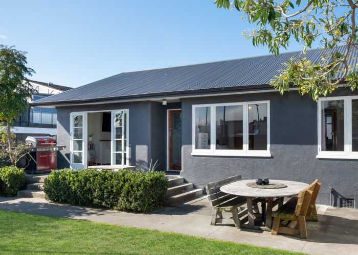  at 6 Lee Road, Taradale, Napier