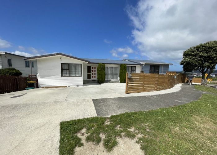  at 30 Akaroa Drive, Maupuia, Wellington, Wellington