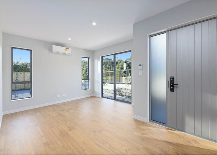  at 9 Christian Road, Swanson, Auckland