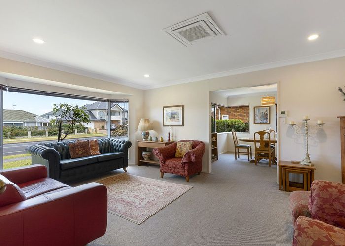  at 56 Nicholas Road, Somerville, Manukau