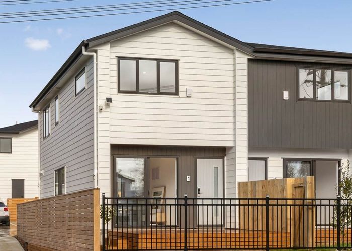  at 7B Valron Road, Te Atatu South, Auckland