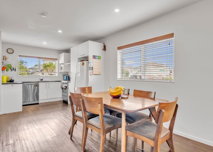  at 33 apple orchard way, Sunnyvale, Waitakere City, Auckland