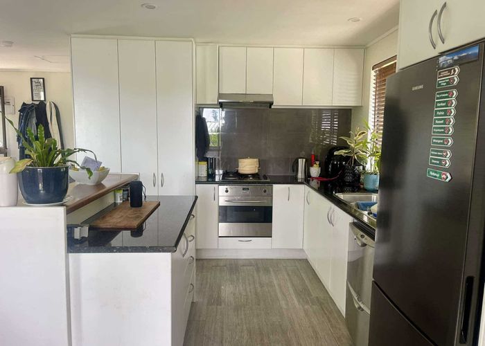  at 9A Taioma Crescent, Te Atatu Peninsula, Waitakere City, Auckland