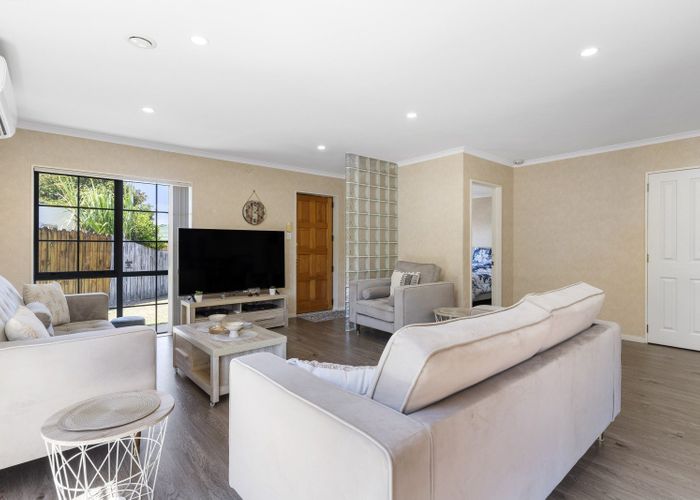  at 3 Harobed Place, Weymouth, Auckland