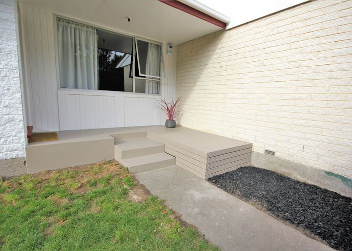  at 2/738 Ferry Road, Woolston, Christchurch