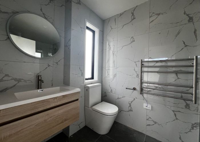  at 1/21 Divich Avenue, Te Atatu South, Waitakere City, Auckland