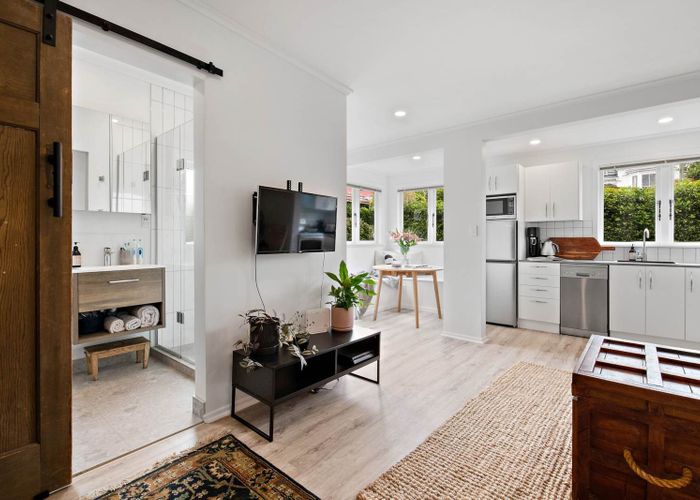  at 2/137 Crummer Road, Grey Lynn, Auckland City, Auckland